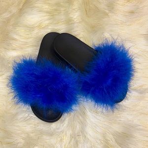 Cute feather slipper